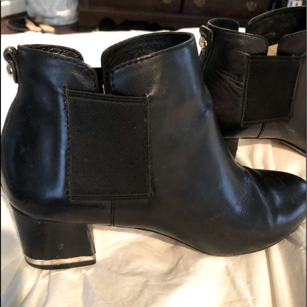 Vince Camuto leather ankle boots 7.5 M